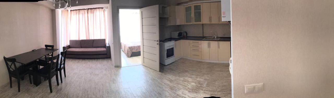 Сочи: Apartment on ulitsa Volzhskaya 34