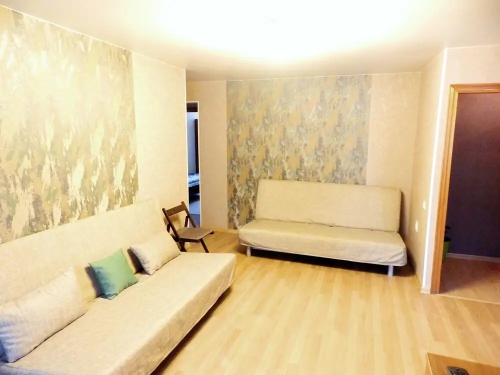 Новокузнецк: 3 rooms apartment on Spartaka 18