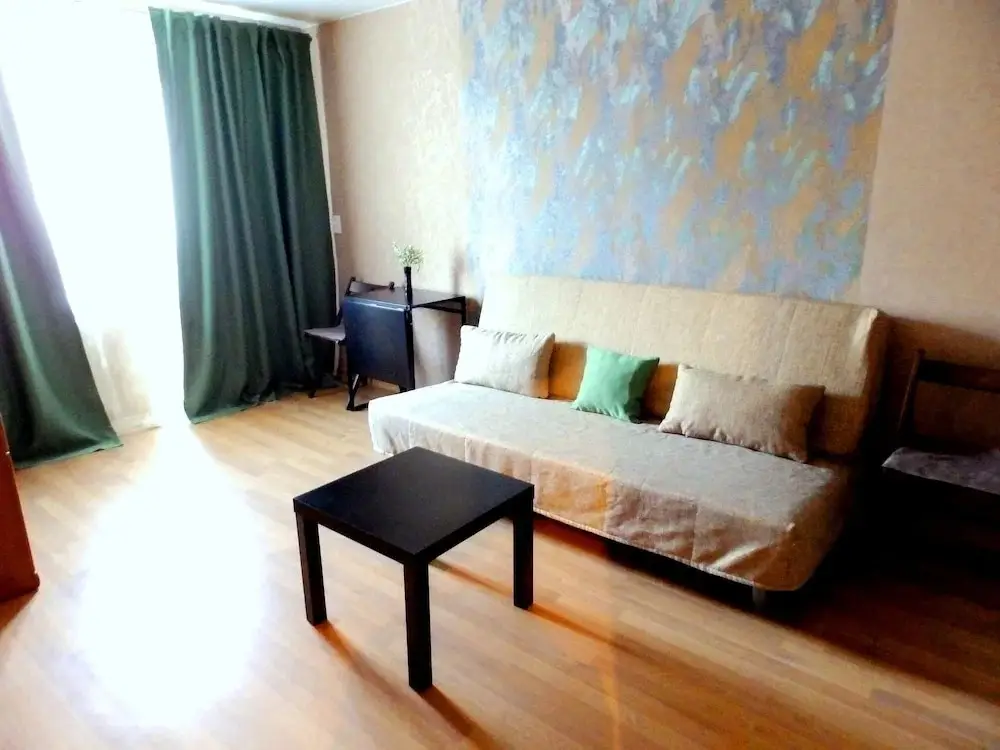 Новокузнецк: 3 rooms apartment on Spartaka 18