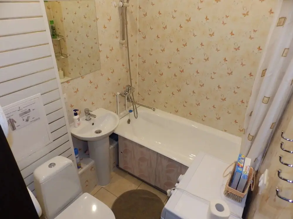 Новокузнецк: 3 rooms apartment on Spartaka 18