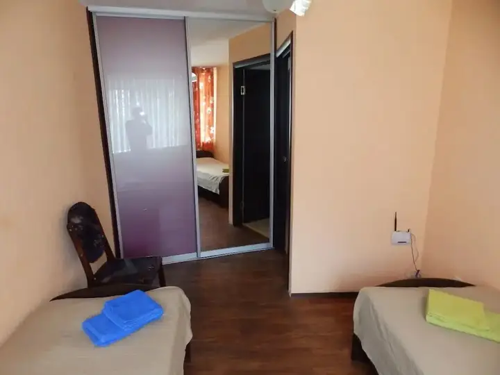 Новокузнецк: Apartment On Ordzhonikidze 42