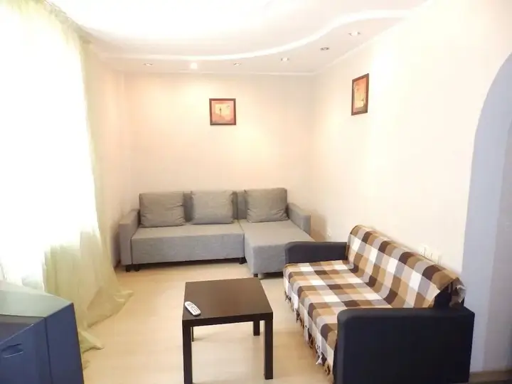 Новокузнецк: Apartment On Ordzhonikidze 42