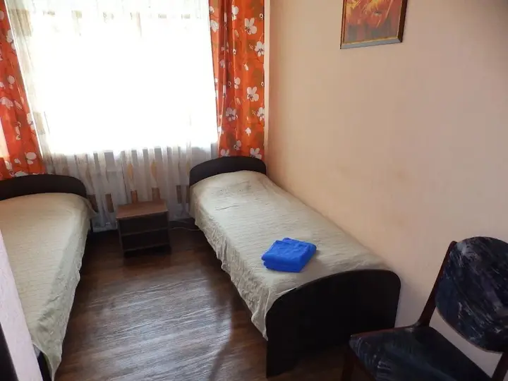 Новокузнецк: Apartment On Ordzhonikidze 42