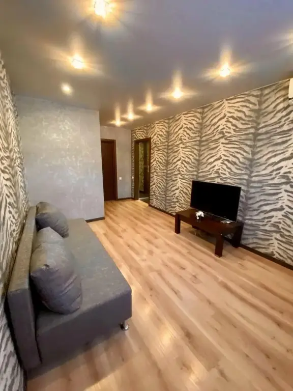 Новокузнецк: Home Hotel (Хоум Отель) на Кирова 76