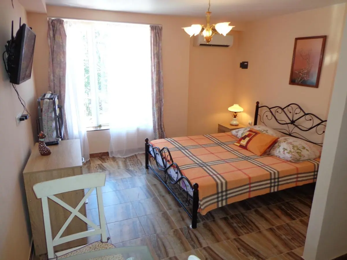 Сочи: Studio Apartment on Vinogradnaya
