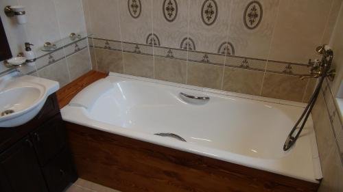 Пушкинские горы: Ecohotel U Frolova