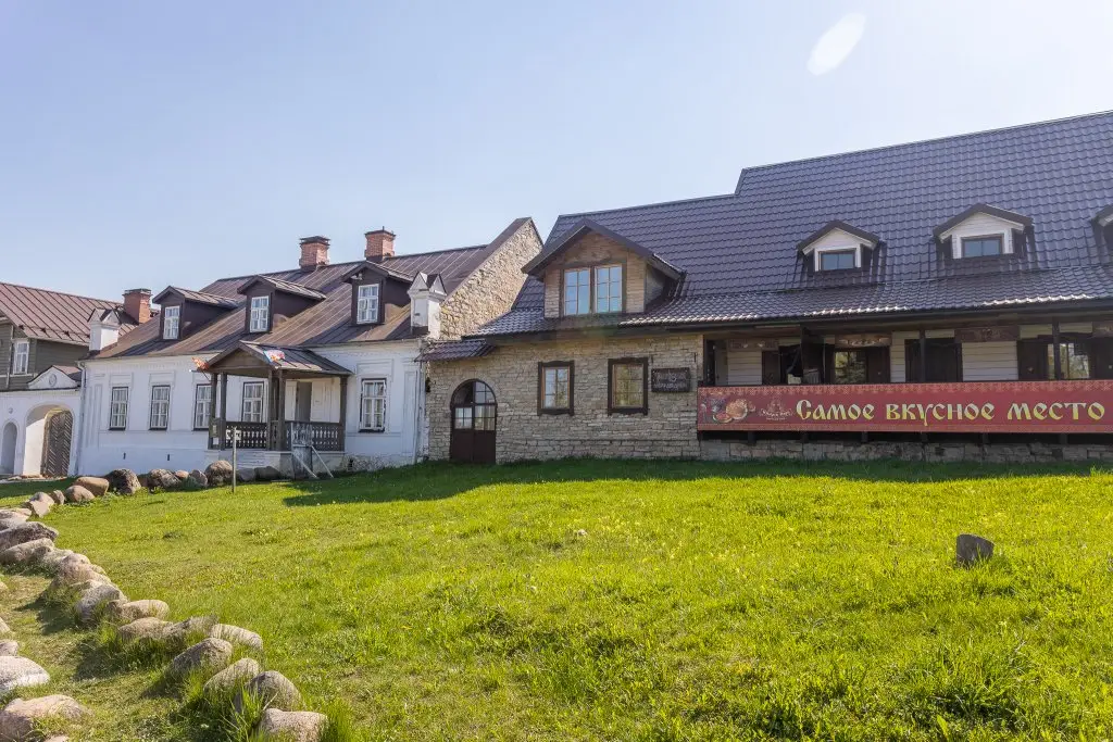Отель Изборск-Парк — фото 1