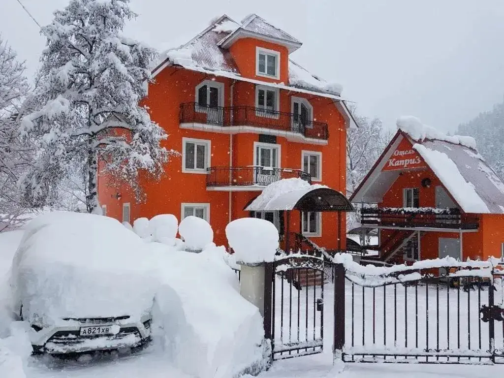 Домбай: Гостевой дом Каприз