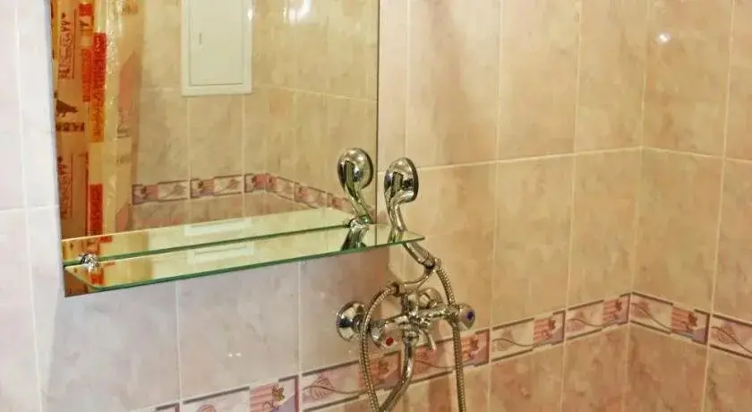 Домбай: Корона