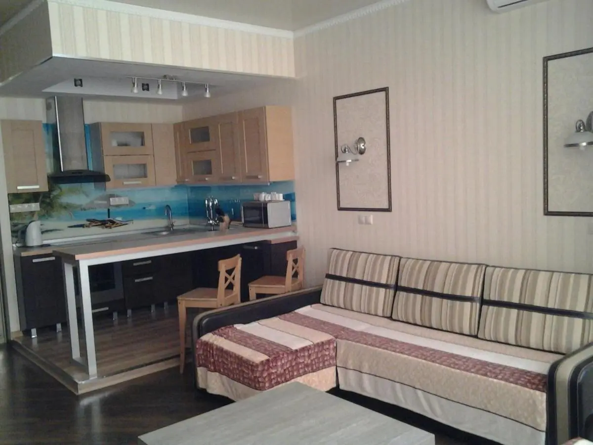 Сочи: Studio on Pervomaiskaya 11