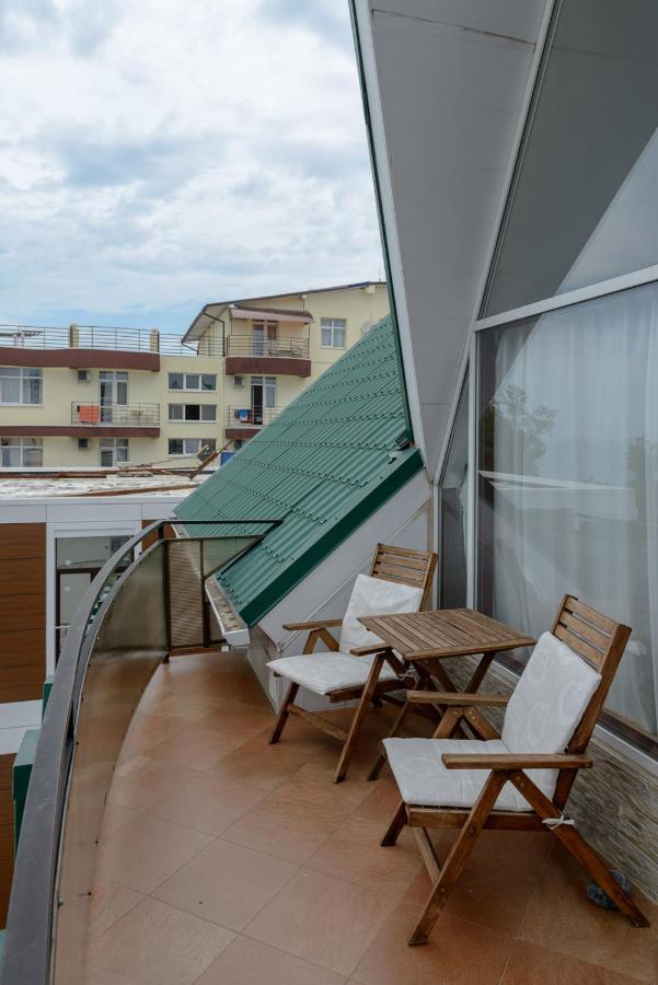 Адлер: Penthouse South Star