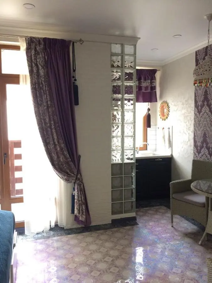 Эсто-Садок: V Indiyskom stile Apartment