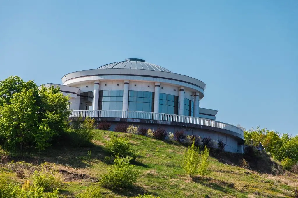 Волжский утес (им. Е.И. Чазова) — фото 1
