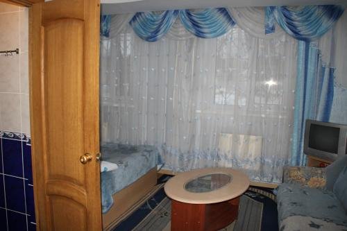 Арзамас: Hotel Lux