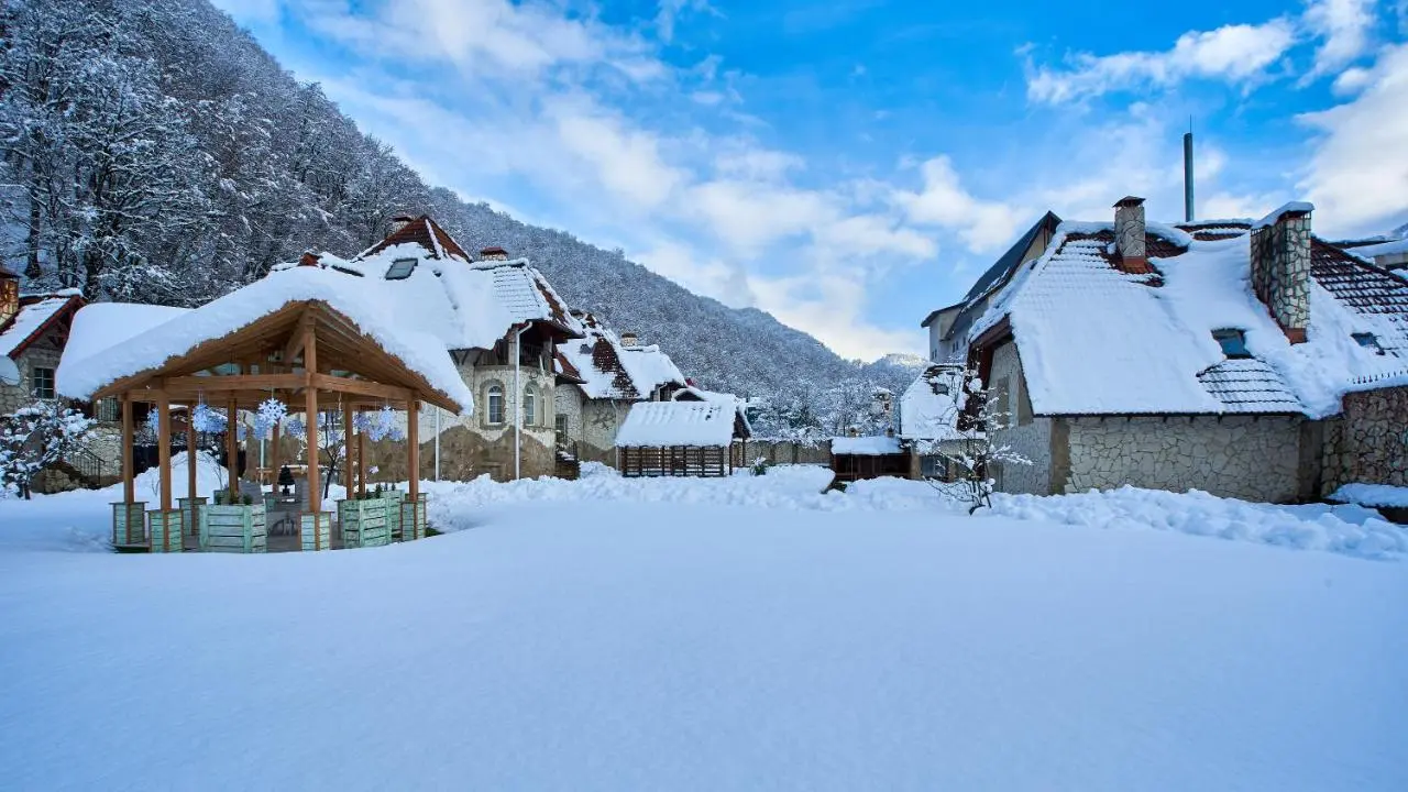 Эсто-Садок: Snow Villlage Krasnaya Polyana