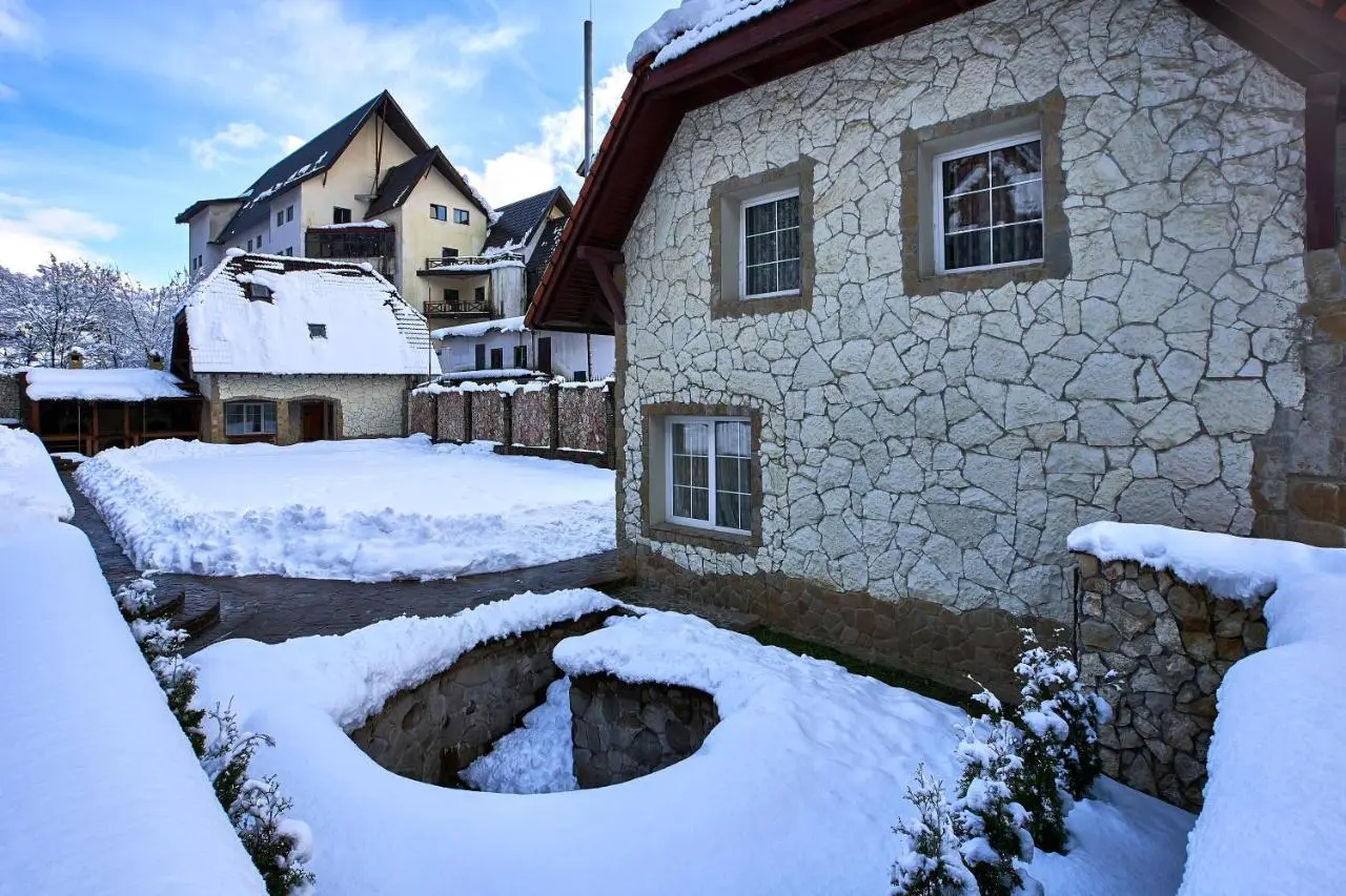 Эсто-Садок: Snow Villlage Krasnaya Polyana