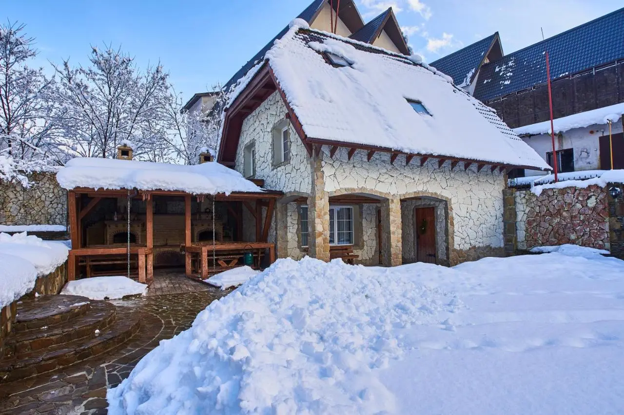 Эсто-Садок: Snow Villlage Krasnaya Polyana
