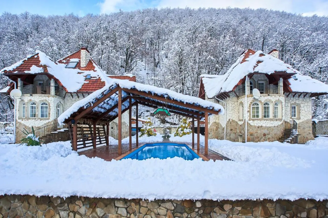 Эсто-Садок: Snow Villlage Krasnaya Polyana