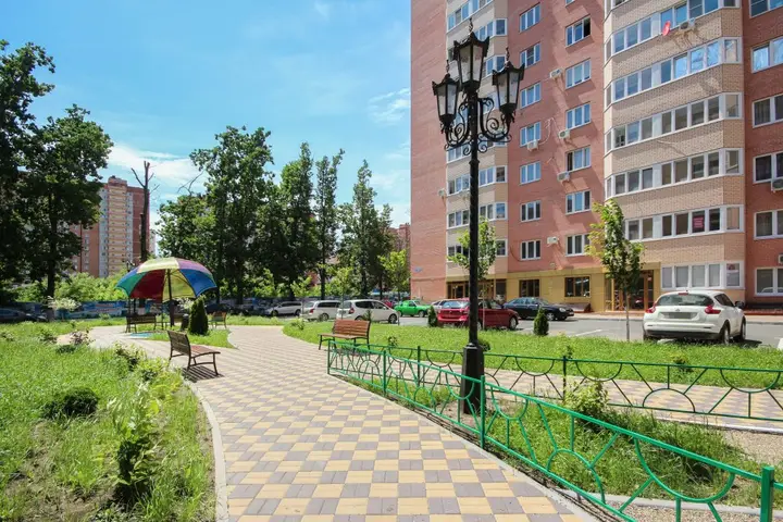 Краснодар: Etazhikvartiryi Na Sarabeeva 3 1 Apartments