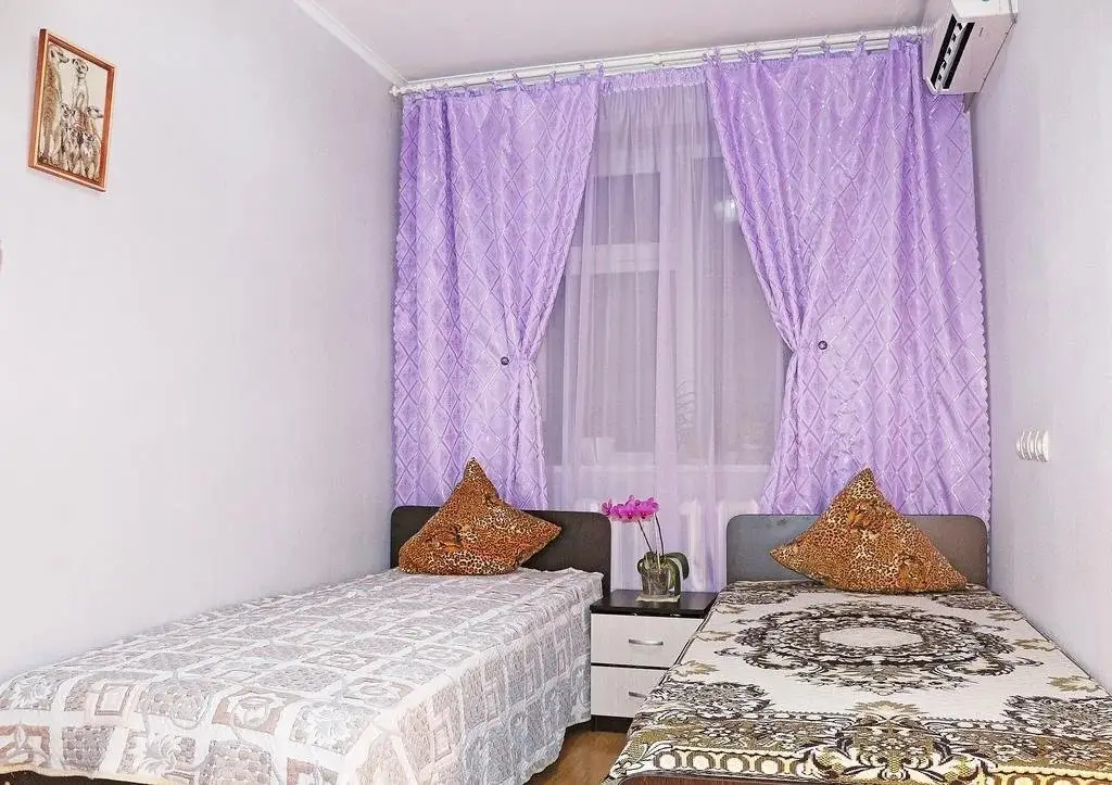 Анапа: Guest House on Ulitsa Tolstogo