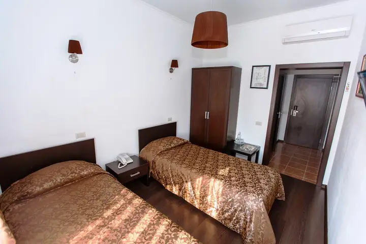 Каменка: Hotel Kuvaka