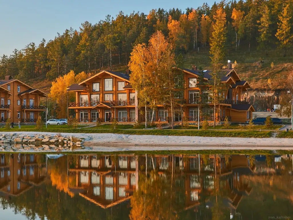Сыростан: Меблированные комнаты Family Alley