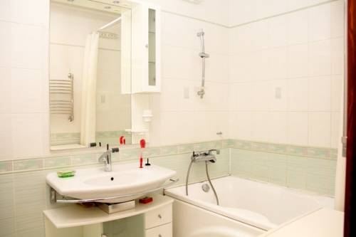 Череповец: Lux35 Apartment Metallurgov 13A