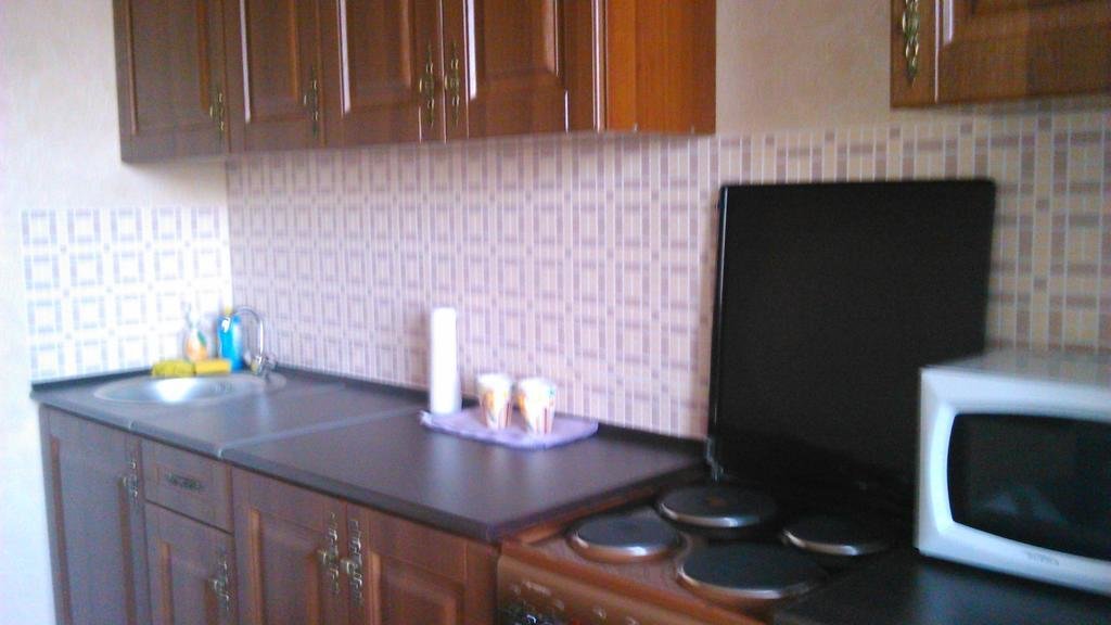 Меблированные комнаты One-Bedroom na 30let Pobedy 15d — фото 1