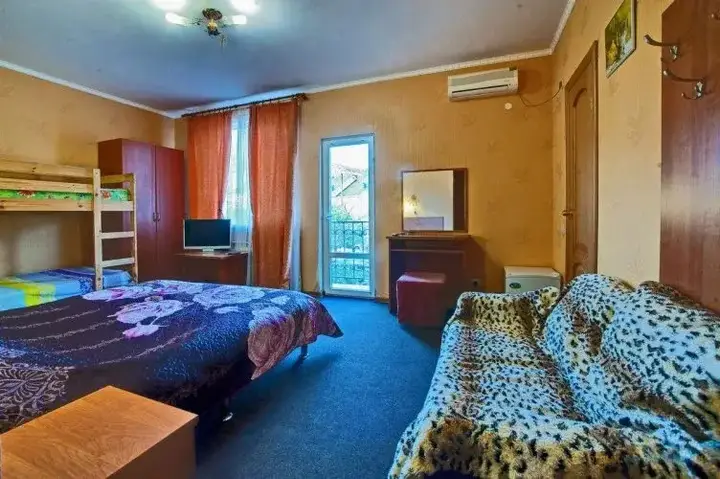 Агой: Guest Housefantaziya