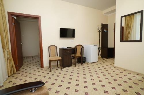 Небуг: Guest House Oksana