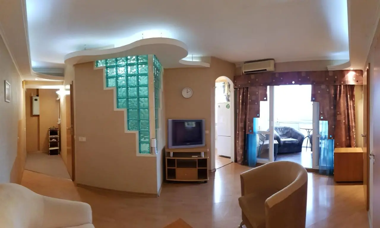 Сочи: Apartment on Chaikovsky 25