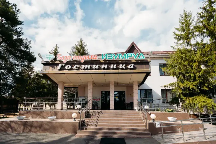 Мостовской: База отдыха Изумруд