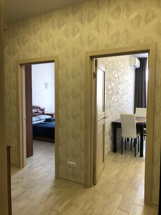 Геленджик: Евродвушка на берегу моря с бассейном