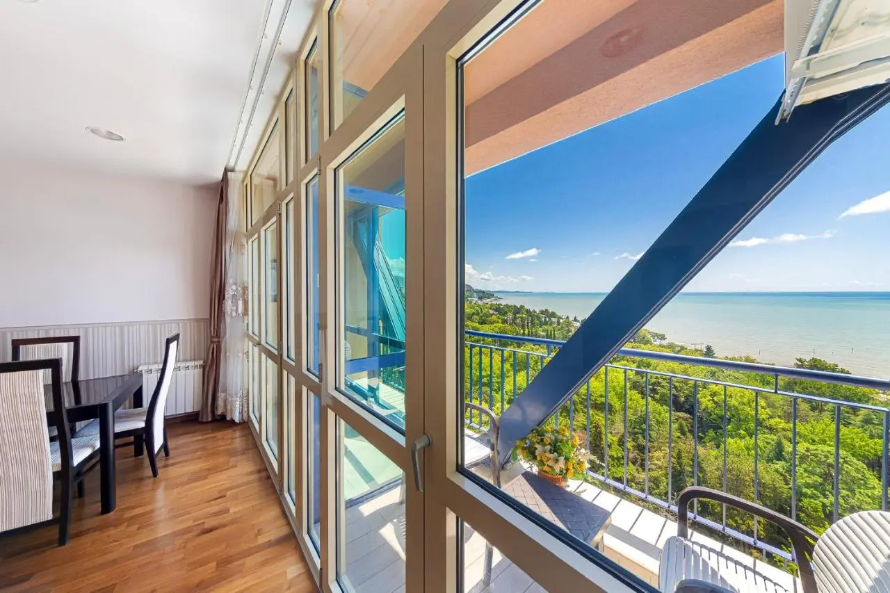 Сочи: Sea view, perfect location
