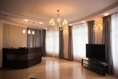 Ольгинка: Sun House