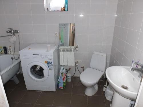 Сочи: U Reki Guest House