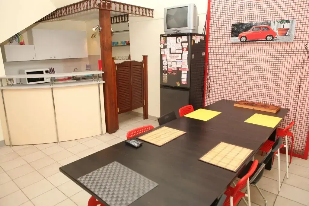 Самара: Hostel Garazh