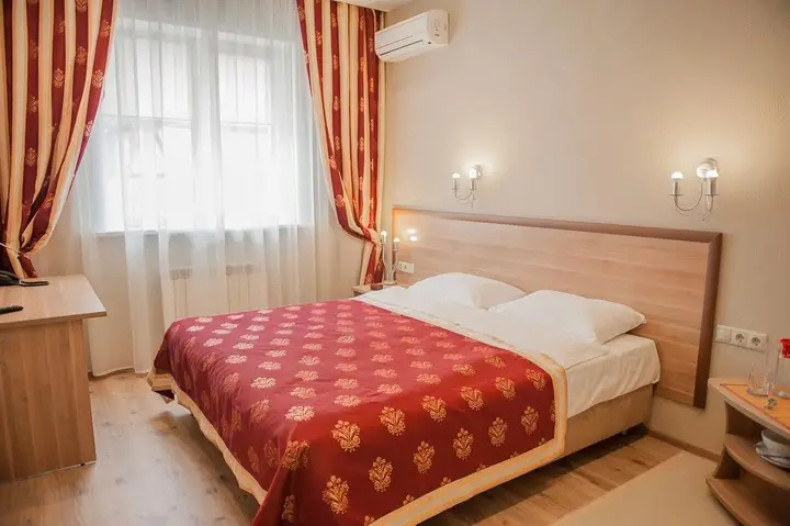 Самара: Отель «VIP House Солнечная»