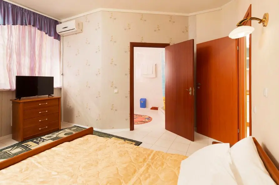 Орджоникидзе: Katrin Hotel