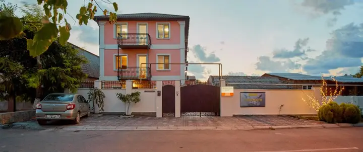 Черноморское: Chernomorskij Bereg Hotel
