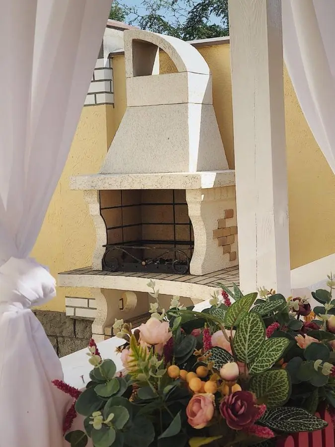 Ольгинка: Guest House in m-rayon Shkolnii 24