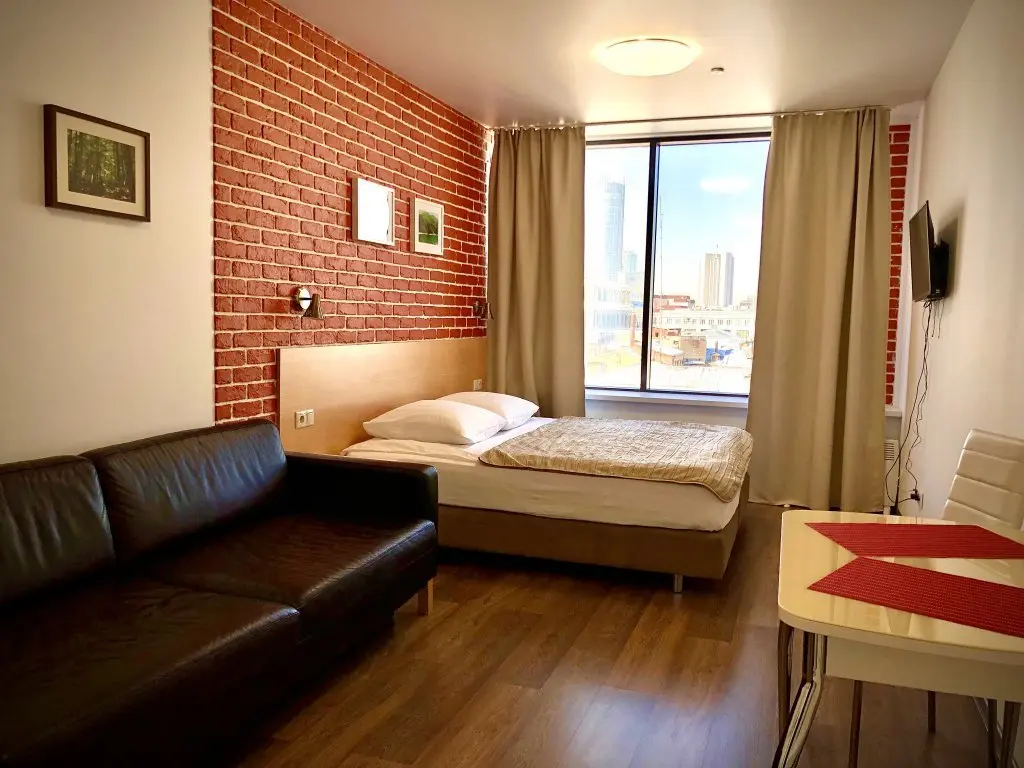 Екатеринбург: Allen Park in Radius - Bjudzhetnyj mini-apartament s sobstvennoj vannoj komnatoj
