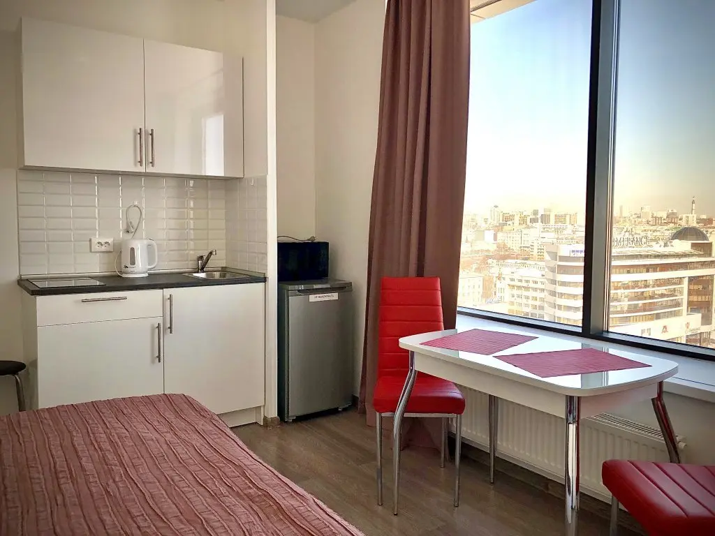 Екатеринбург: Allen Park in Radius - Bjudzhetnyj mini-apartament s sobstvennoj vannoj komnatoj