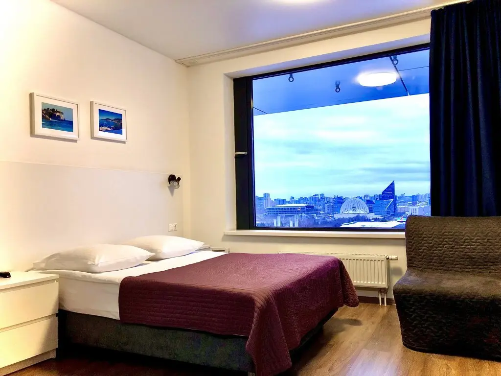 Екатеринбург: Allen Park in Radius - Bjudzhetnyj mini-apartament s sobstvennoj vannoj komnatoj