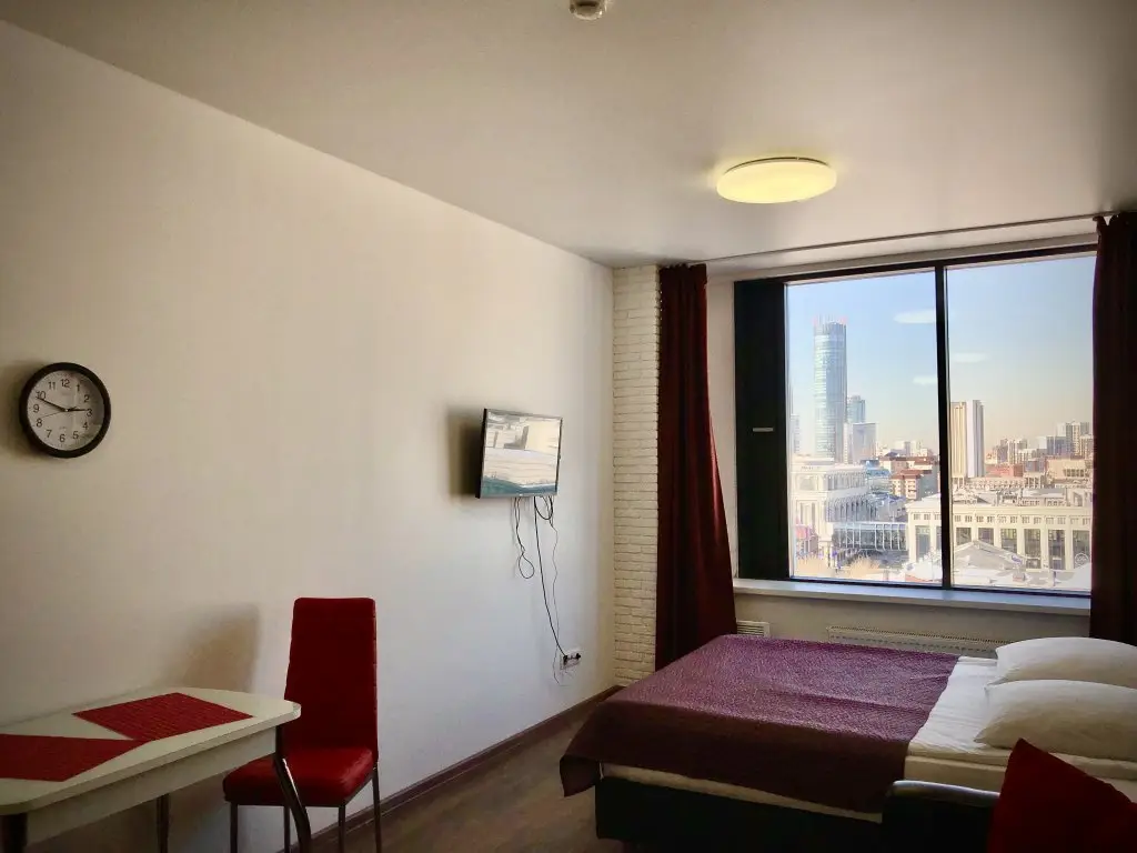 Екатеринбург: Allen Park in Radius - Bjudzhetnyj mini-apartament s sobstvennoj vannoj komnatoj