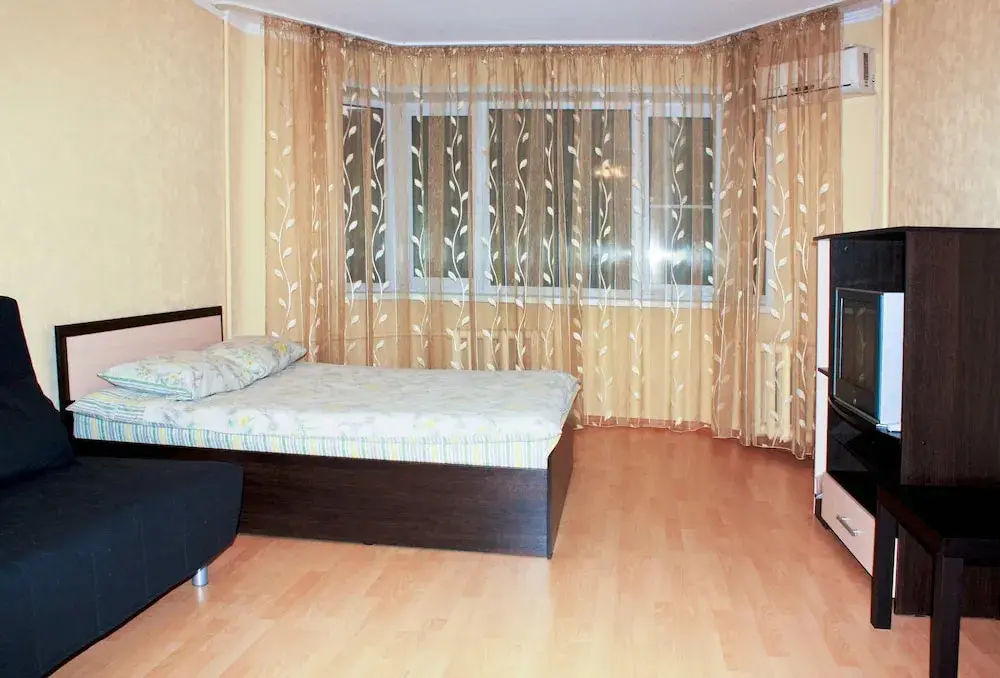 Екатеринбург: Apartment ALLiS-HALL on Tveritina 42-3