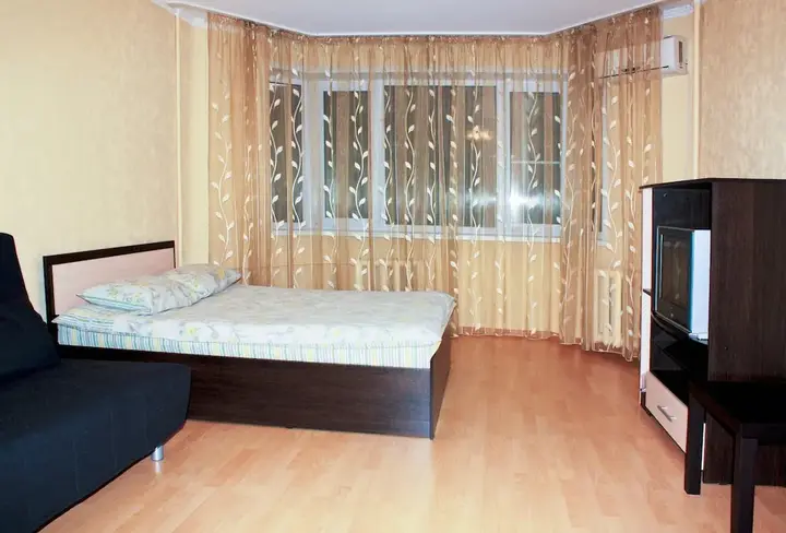 Екатеринбург: Apartment ALLiS-HALL on Tveritina 42-3