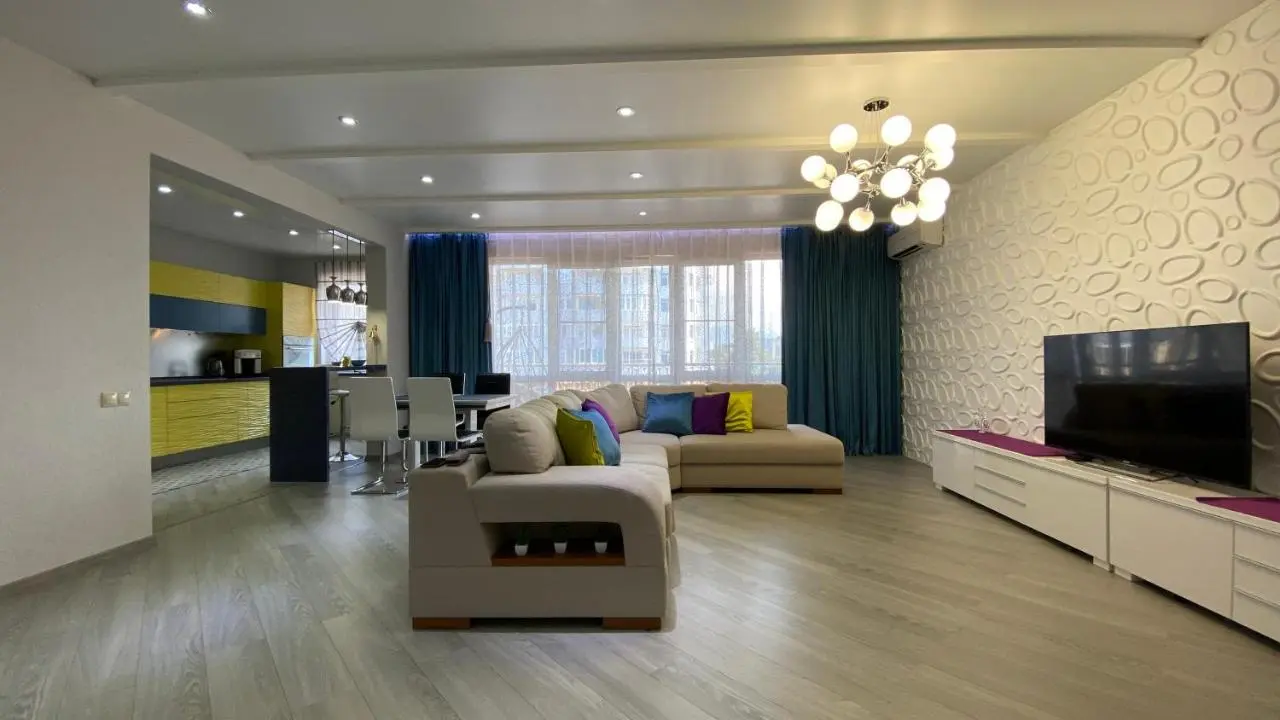 Сочи: Modern: 2BR+3Balc+Top fl. 120sq.m.