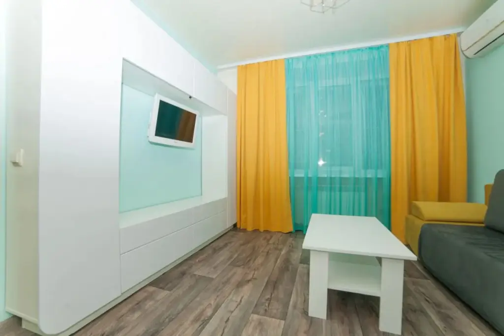 Екатеринбург: Mariin Dom Na Malyisheva 120 Flat