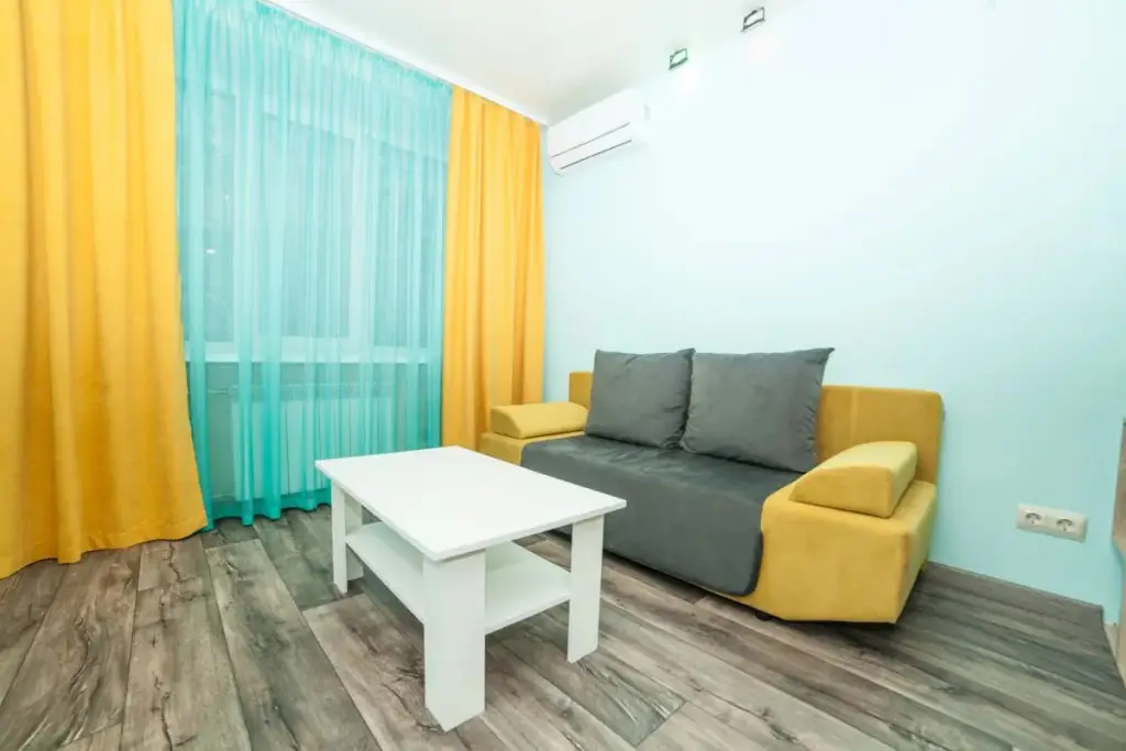 Екатеринбург: Mariin Dom Na Malyisheva 120 Flat